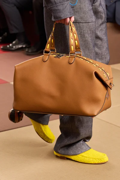 Look 60